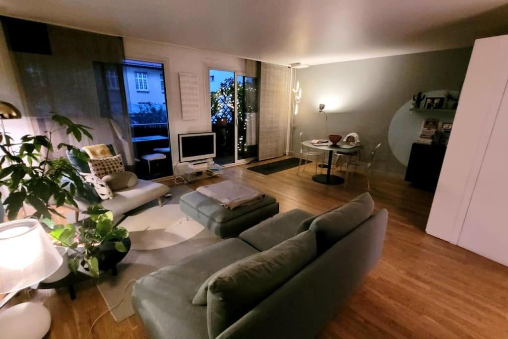Lovely Artist Appartment Париж Екстериор снимка