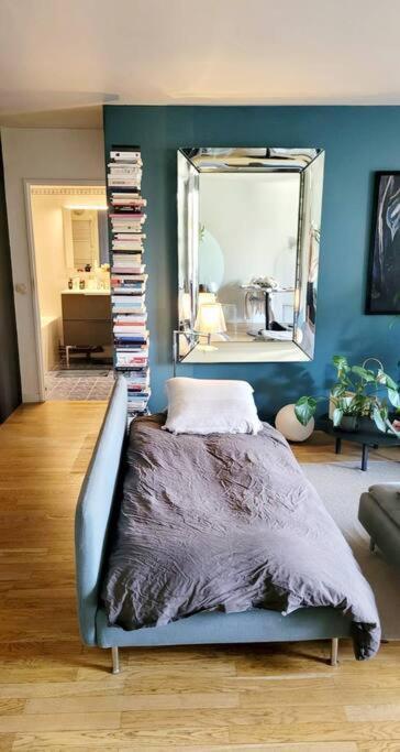 Lovely Artist Appartment Париж Екстериор снимка